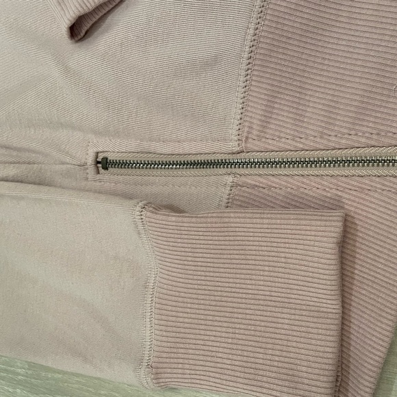 Woman’s Gaiam Side-zip Crew Neck - Picture 4 of 5